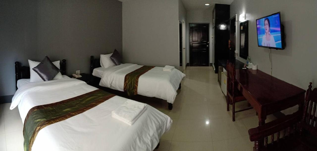 Submukda Phoomplace Hotel Мукдахан Екстер'єр фото