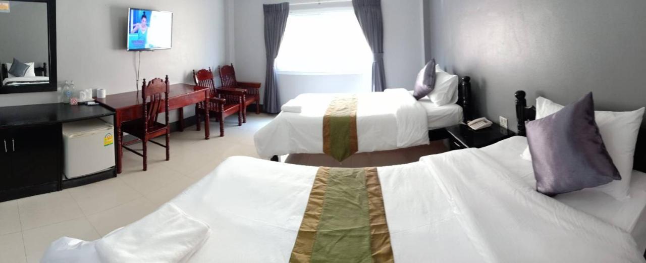 Submukda Phoomplace Hotel Мукдахан Екстер'єр фото